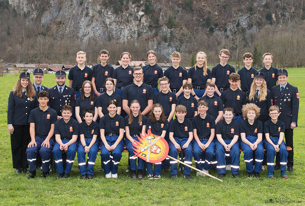 Gruppenfoto Jugend der Freiwilligen Feuerwehr Flintsbach am Inn