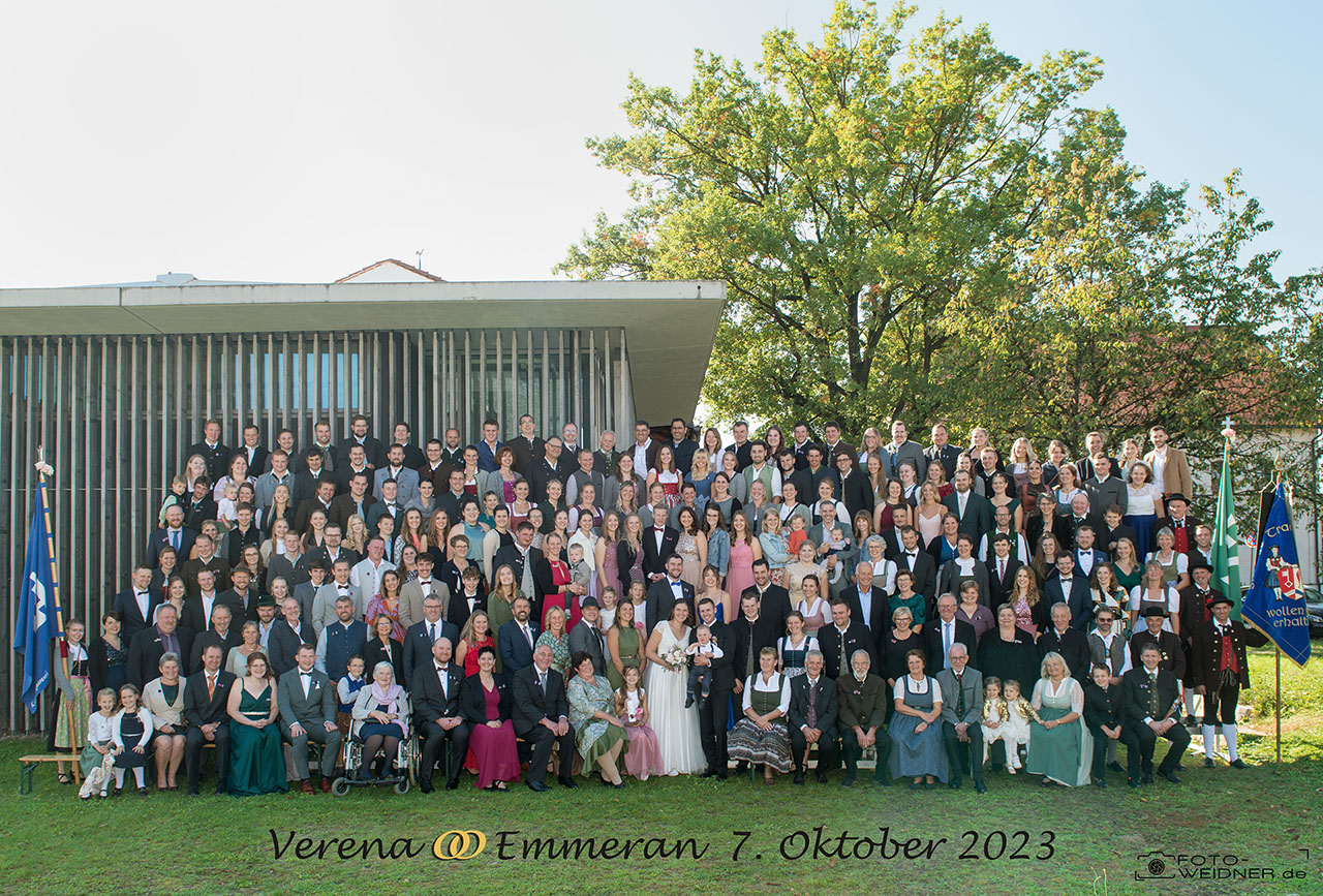 Hochzeitsfoto Gruppenfoto zur Hochzeit in Vogtareuth