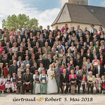 Foto Weidner Hochzeitsfotos - Gruppenfoto in Steinhöring bei Wasserburg Gruppenfoto in Steinhöring bei Wasserburg