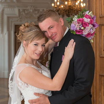 Foto Weidner Hochzeitsfotos - Portraits vom Ehepaar in Aschau im Schloss Hohenaschau Hochzeitsfotos vom Ehepaar in Aschau im Schloss Hohenaschau