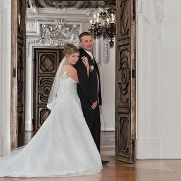 Foto Weidner Hochzeitsfotos - Portraits vom Ehepaar in Aschau im Schloss Hohenaschau Hochzeitsfotos vom Ehepaar in Aschau im Schloss Hohenaschau