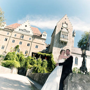 Foto Weidner Hochzeitsfotos - Portraits von Ehepaar am Schloss Egg bei Deggendorf Hochzeitsfotos von Ehepaar am Schloss Egg bei Deggendorf