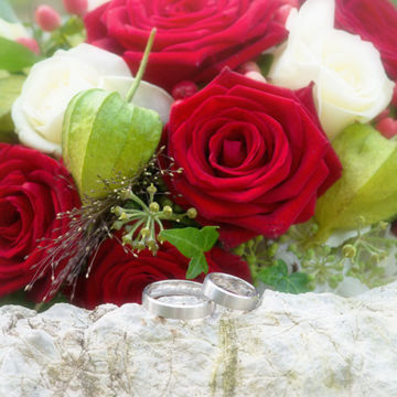 Foto Weidner Hochzeitsfotos - Portraits Fotos der Ringe Eheringe in Aschau Sachrang Portraits Fotos der Ringe Eheringe in Aschau Sachrang