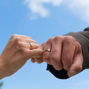 Foto Weidner Hochzeitsfotos - Hochzeitsfotograf in Schongau - Portraits Fotos der Ringe Eheringe Portraits Fotos der Ringe Eheringe in Schongau